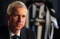 Newcastle boss Alan Pardew